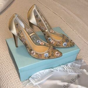 Bella Belle Gold Embroidered Women's Heels NIB size 9